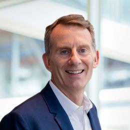 两名“00后”职院毕业生的职场之路