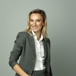 A股公告精选 | 中国石化(600028.SH)上半年预盈超200亿元 同比下滑近四成